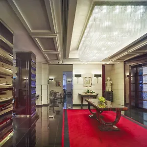 Grand Via Veneto ホテル